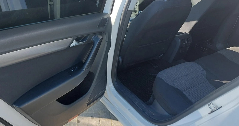 Volkswagen Passat cena 24500 przebieg: 299000, rok produkcji 2013 z Zambrów małe 121